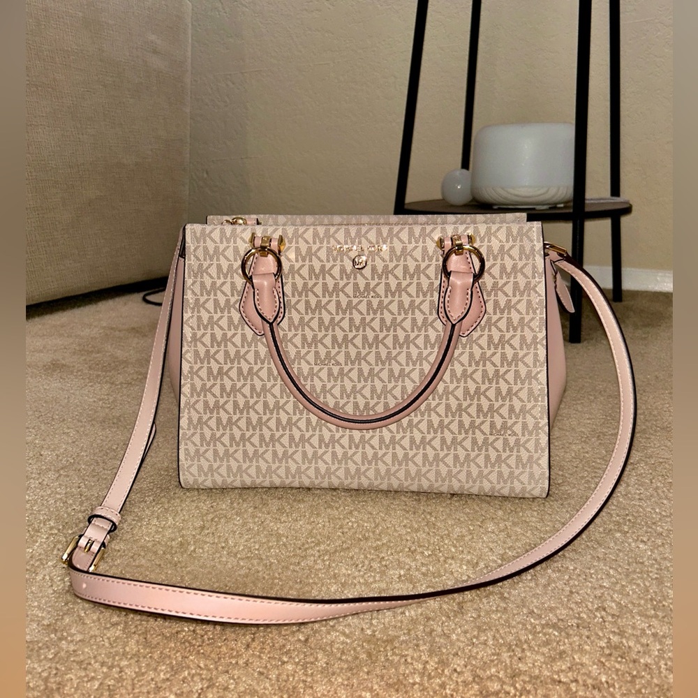 Pink and White Michael Kors crossbody bag